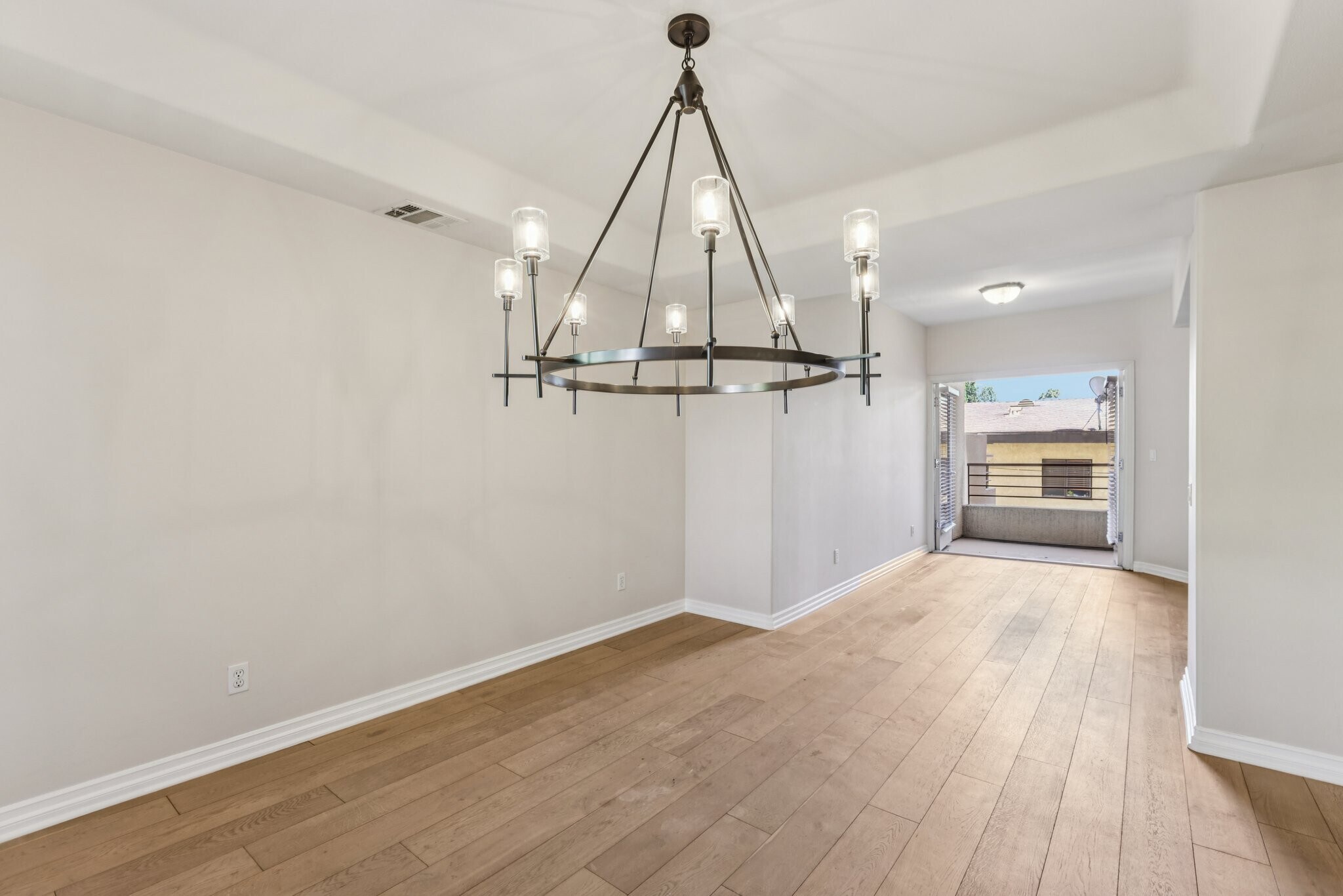 Building Photo - 14290 Dickens St
