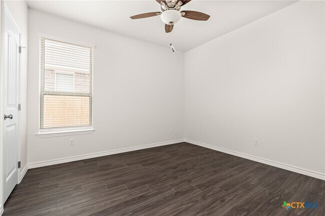 Building Photo - 5121 Rose Petal Ct