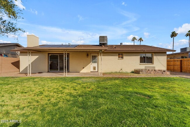Building Photo - 2447 E La Jolla Dr