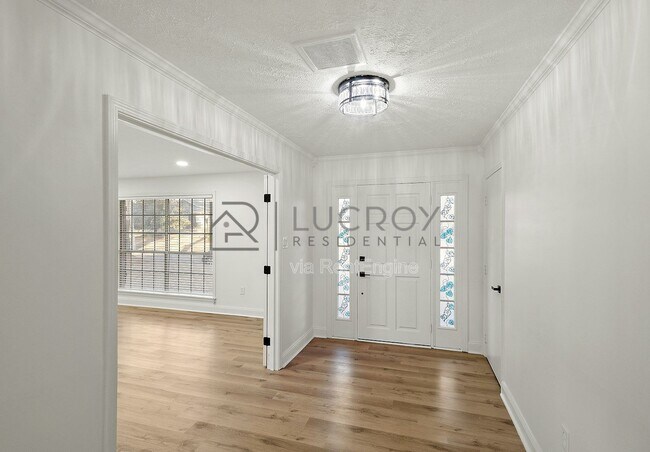 Building Photo - 816 Winthrop Cir