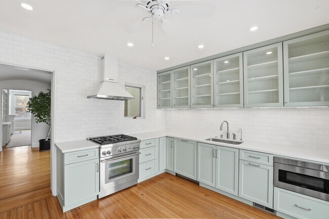 Building Photo - 1635 35th St NW