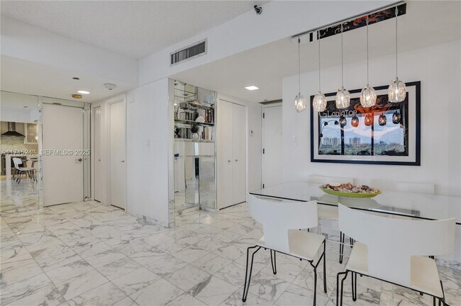 Building Photo - 19707 Turnberry Way