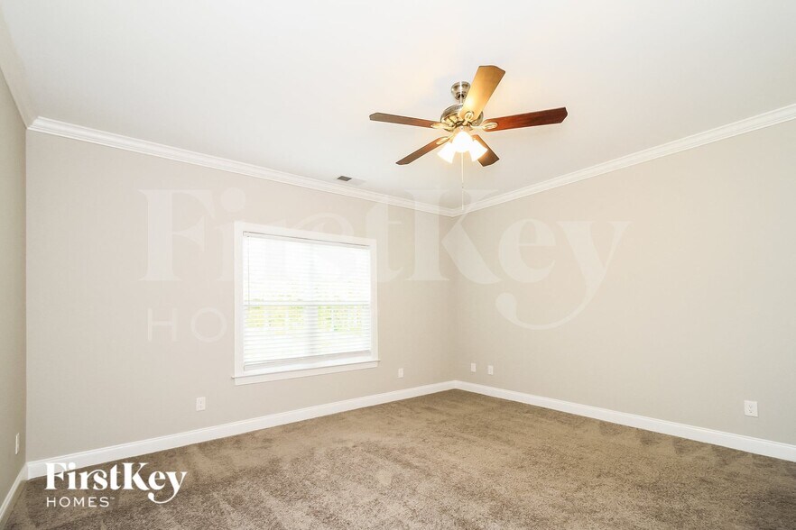 Building Photo - 196 Sand Hill Dr
