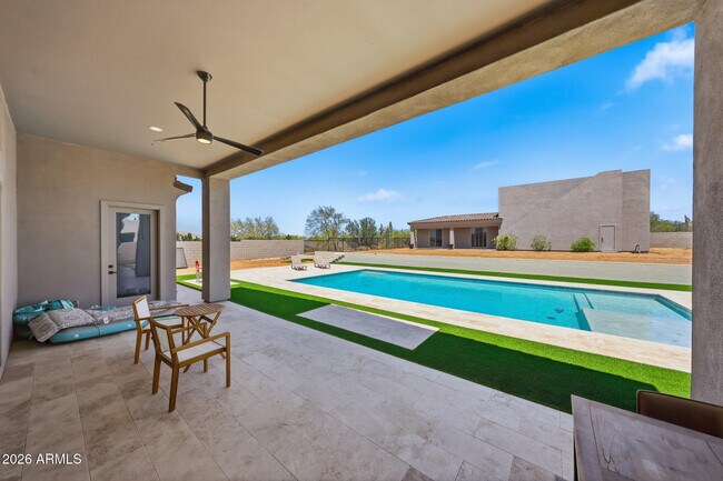 Building Photo - 6896 E Lomas Verdes Dr