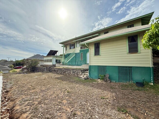 Building Photo - Partially Furnished Spacious 5 Bedroom / 2 Bathroom Home with Ocean View – Sandhills