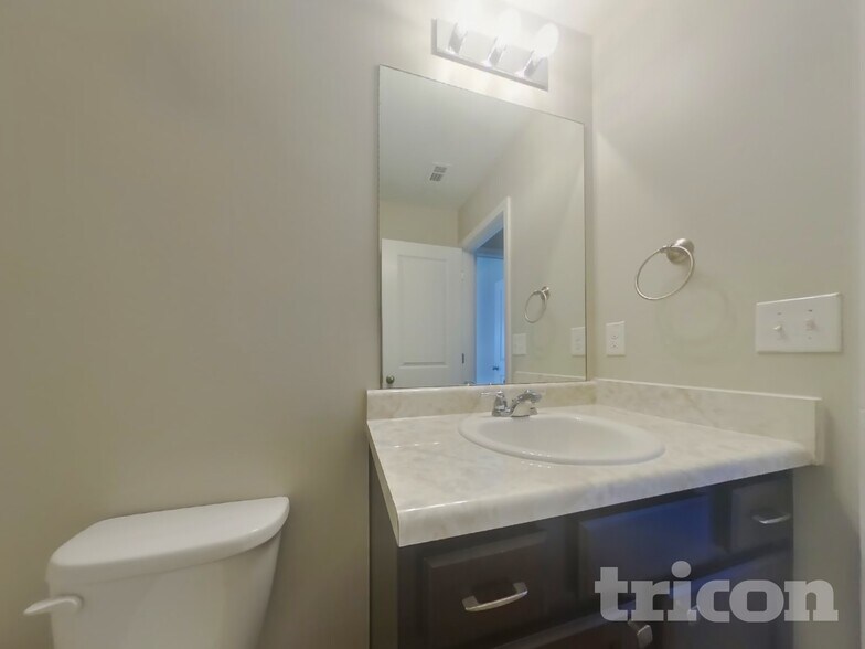 Building Photo - 24 Dusty Dr