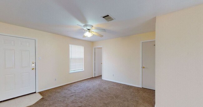 Building Photo - AVAILABLE NOW! - FULLY FURNISHED