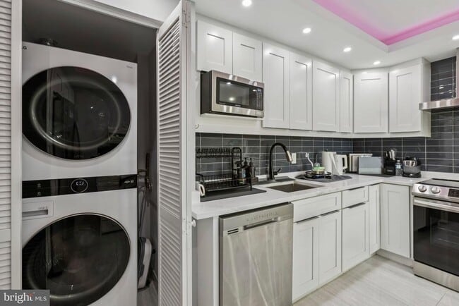 Building Photo - 6101 Edsall Rd