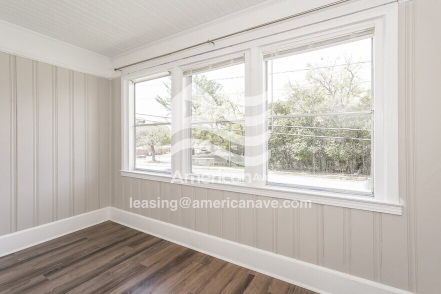 Building Photo - 2704 Alta Vista Ave