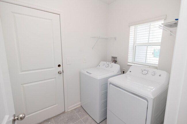 Building Photo - 2165 Aquifer Ln