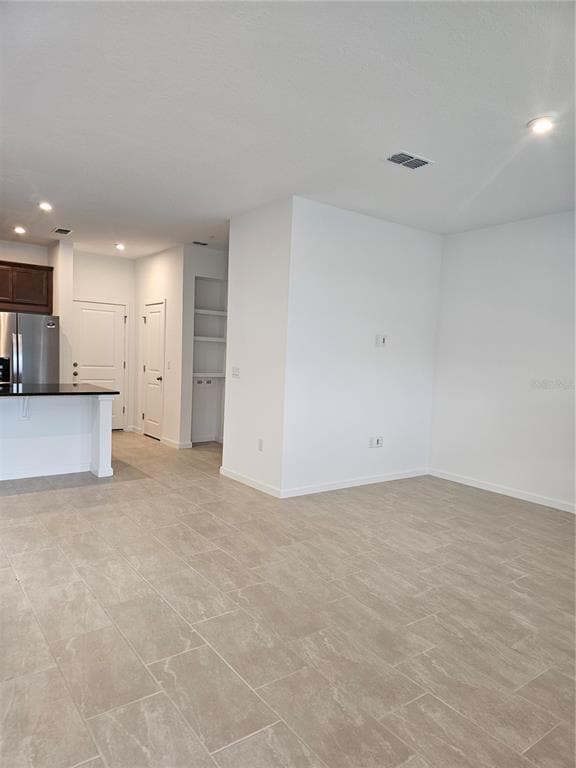 Building Photo - 9863 Walkway Dr