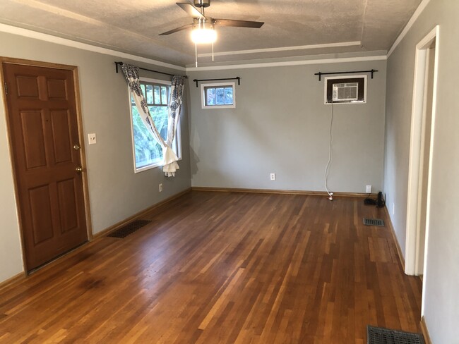 front door / living room - 3218 SE 59th Avenue