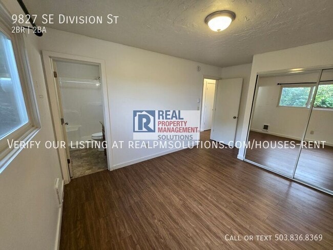 Building Photo - 9827 SE Division St