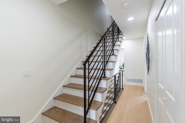 Building Photo - WOW brand new with Deck