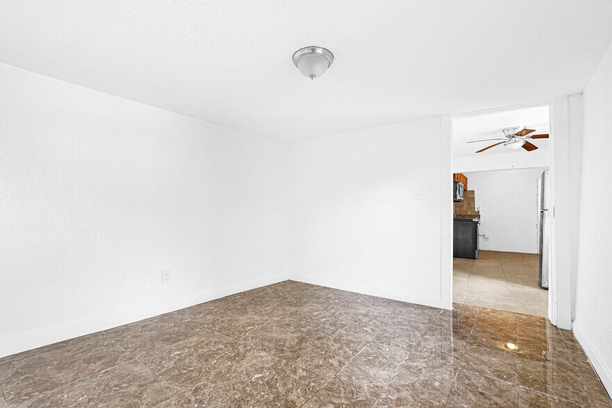 Building Photo - 250 NW 43rd St
