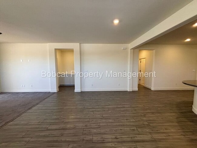 Building Photo - 1097 Dapple Dr