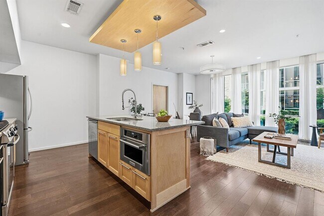 Building Photo - 1600 Barton Springs Rd