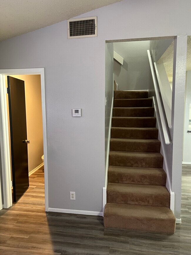 Building Photo - 9713 Village Briar