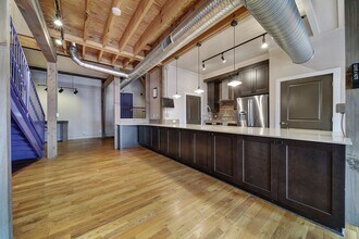 Building Photo - Uptown Gastonia Loft