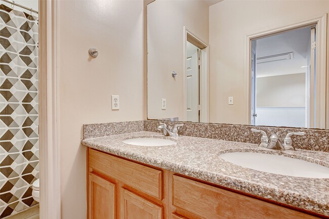 Building Photo - 3742 E Ashford Villa Ln