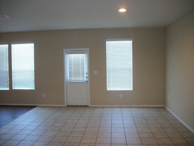 Building Photo - Beautiful Rental in New Braunfels