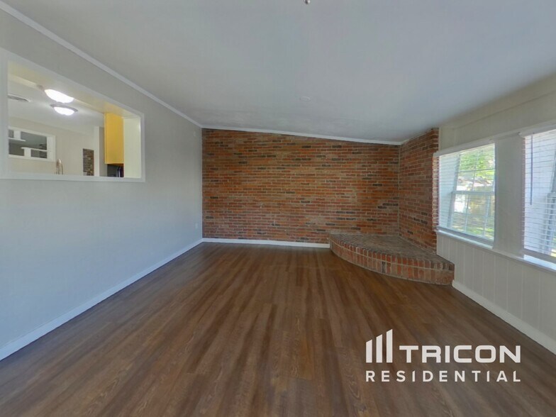 Building Photo - 2761 59th Ave N