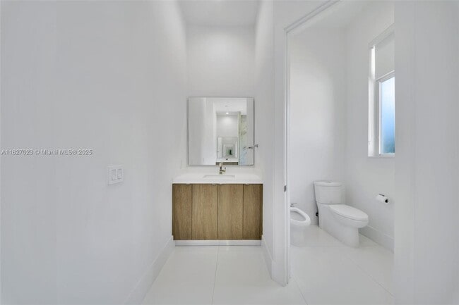 Building Photo - 10203 SW 136th St