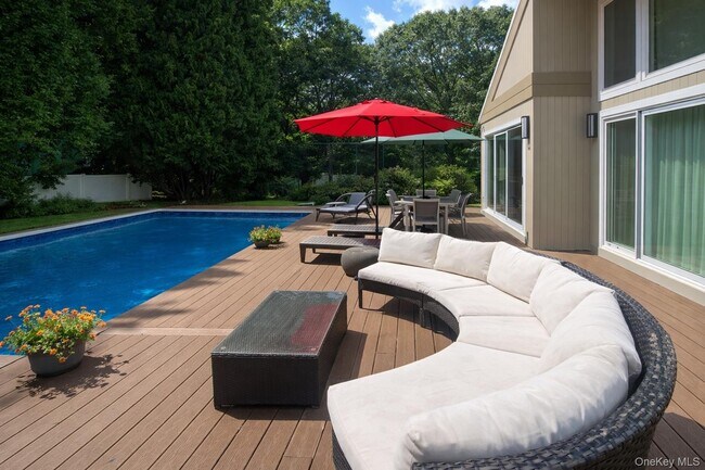 Building Photo - 14 Woodland Ln