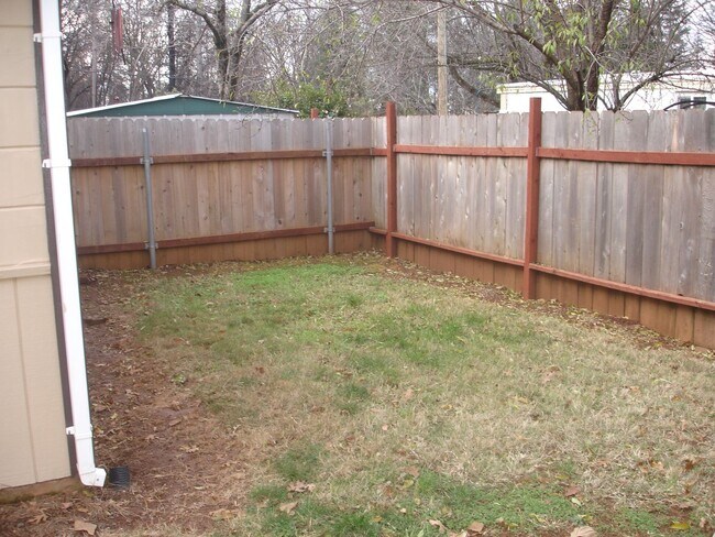 Building Photo - 5773-B Stratton Ln