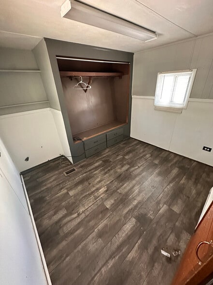 Building Photo - 962 NY-29A