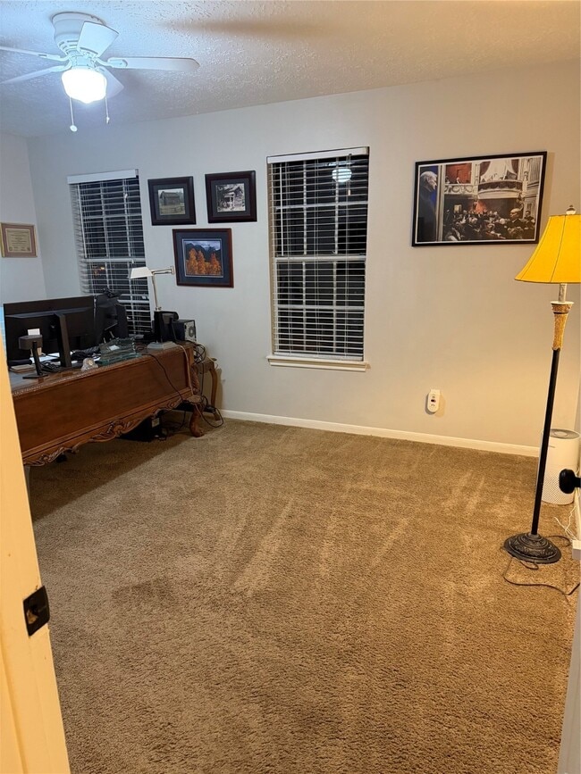 Building Photo - 20307 Pittsford Dr