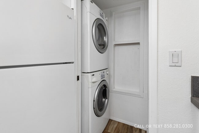 Building Photo - 9458 Twin Trails Dr