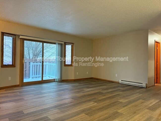 Building Photo - 2736-33 1/2 33 1/2 Ave S