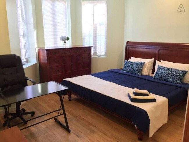 Building Photo - 4523 Harrison Pl