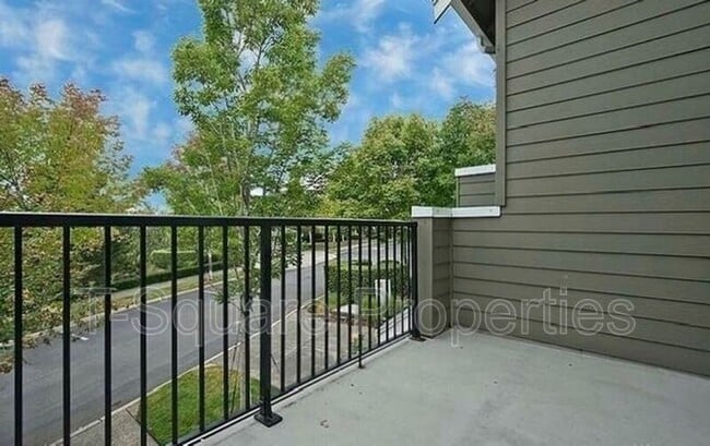 Building Photo - 1693 NE Juneberry St