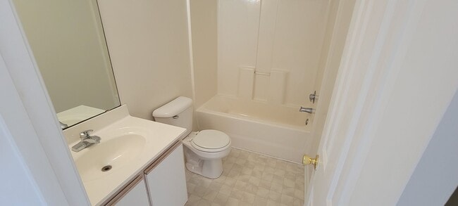 Building Photo - 106 Pinegrove Ct