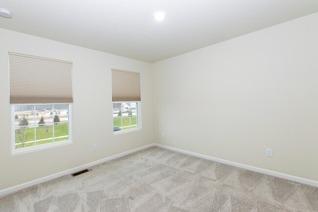 Building Photo - 717 Risdon Trail S