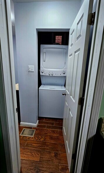 Building Photo - 3721 S Honore St