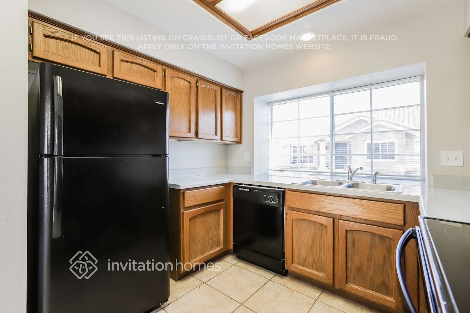 Building Photo - 7037 N 28th Dr