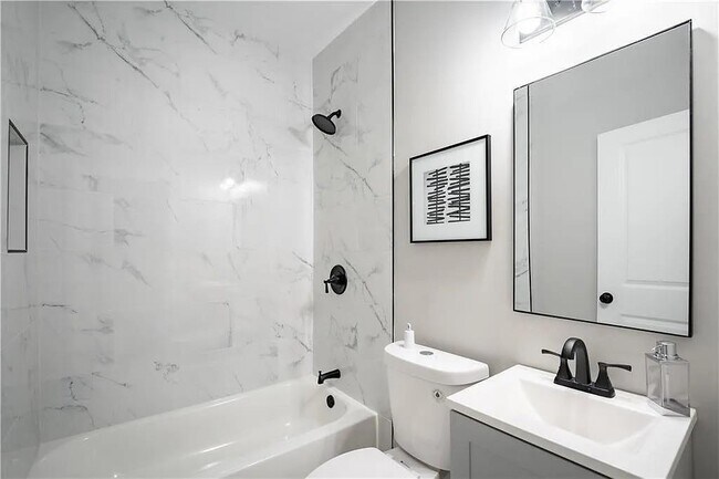 Building Photo - 943 Rose Cir SW