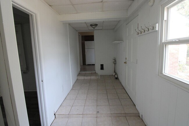Building Photo - 2167 Washington Ave