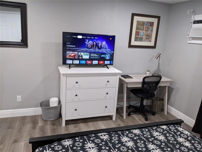 Building Photo - 4538 W Minnehaha St