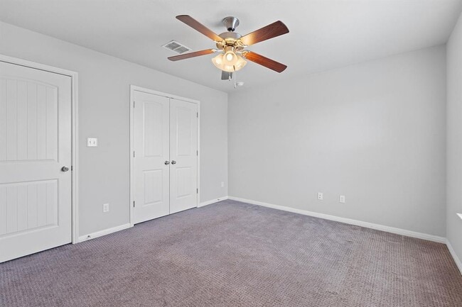 Building Photo - 134 Friendship Oak Dr