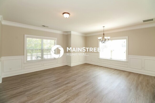 Building Photo - 5663 Valley Loop