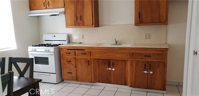 Building Photo - 901 Carob Way