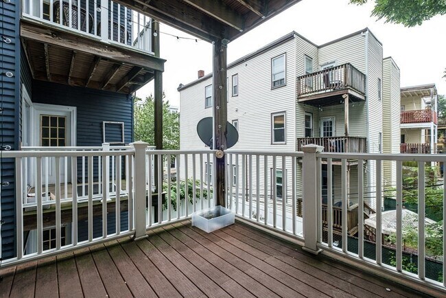 Building Photo - 17 O St