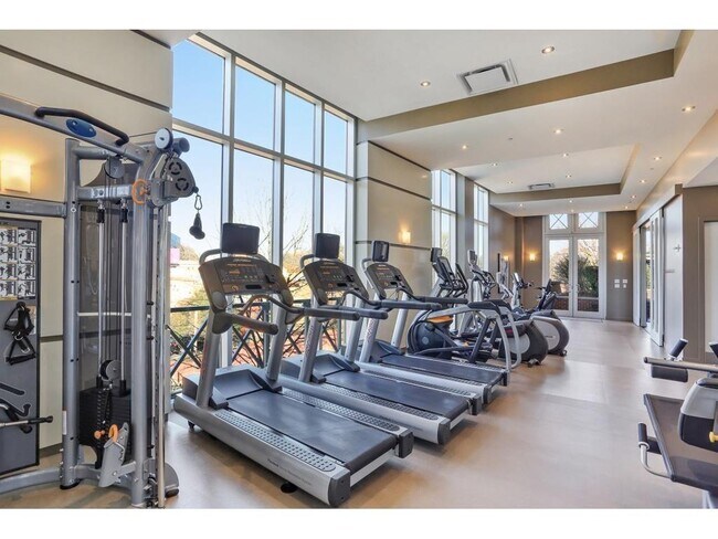 Building Photo - 1820 Peachtree Rd NW