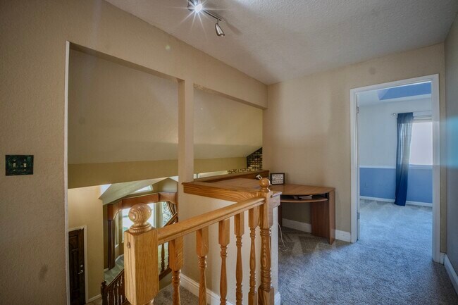 Building Photo - 4404 Bluff Creek Dr