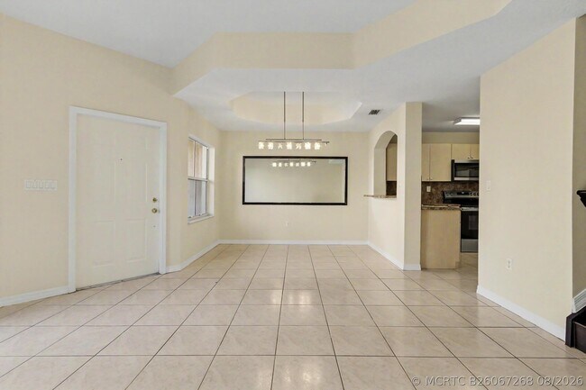Building Photo - 626 SW 106th Ave