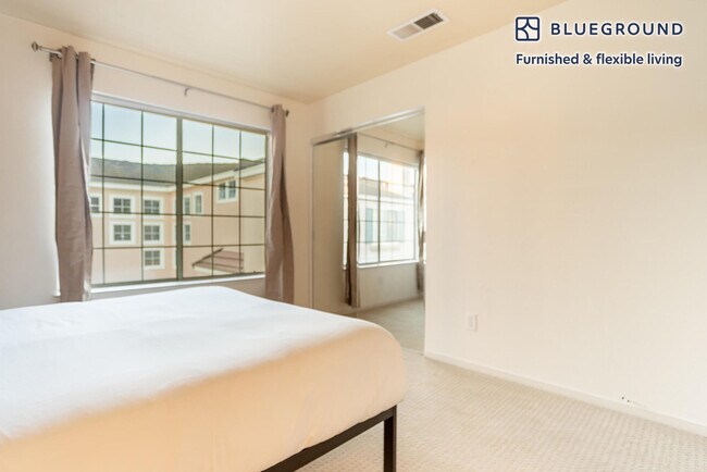 Building Photo - 354 Montecito Way